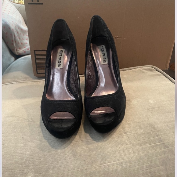 Steve Madden heals size 7.5 - Picture 2 of 3